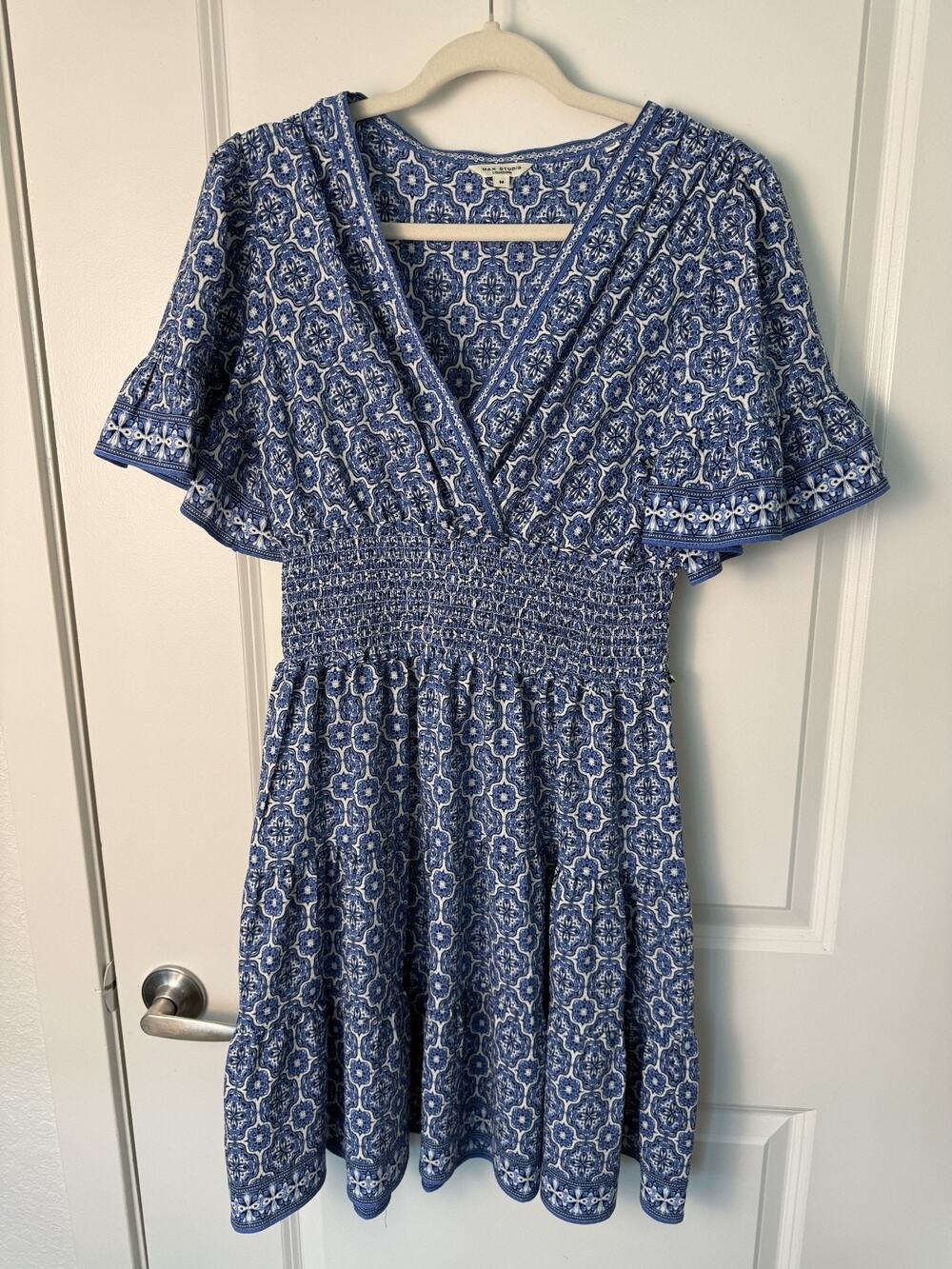Max Studio Dress Size M Blue/White Geometric V-Neck Short Sleeve Summer Italy